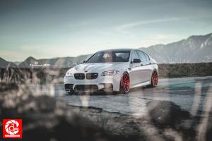 BMW M5 by R1 Motorsport on ADV.1 Wheels (ADV10TSSL) 2015 года